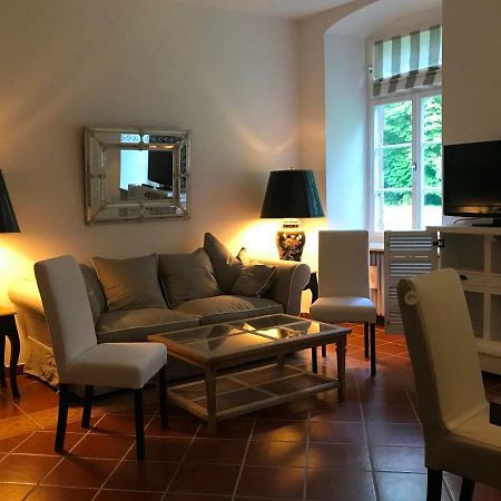 Elegantes Gaesteapartment Verano In Schloss Und Hofgut Langenzell Wiesenbach Exterior foto